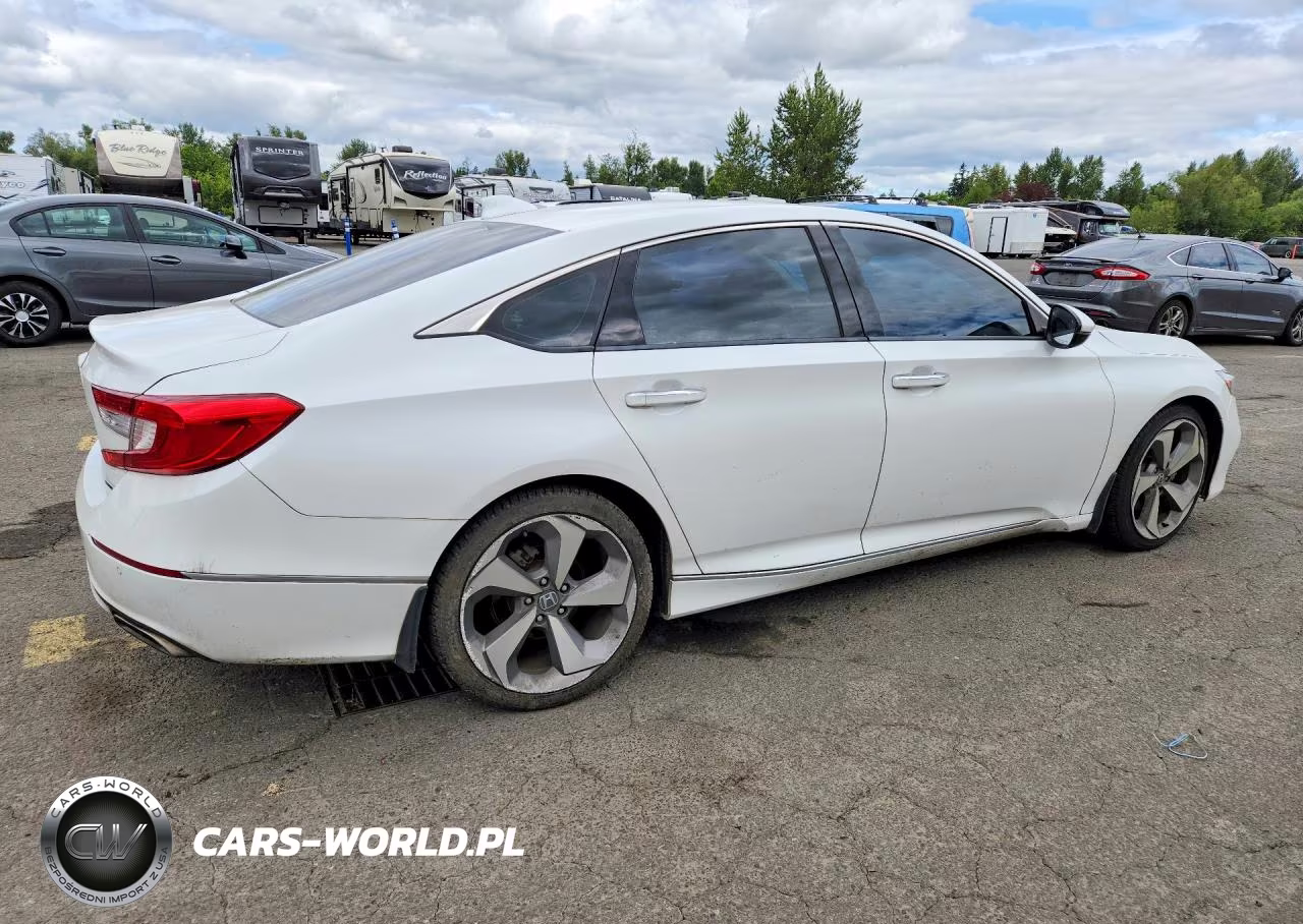 2018 Honda Accord Touring VIN:1HGCV1F94JA013647 - 3