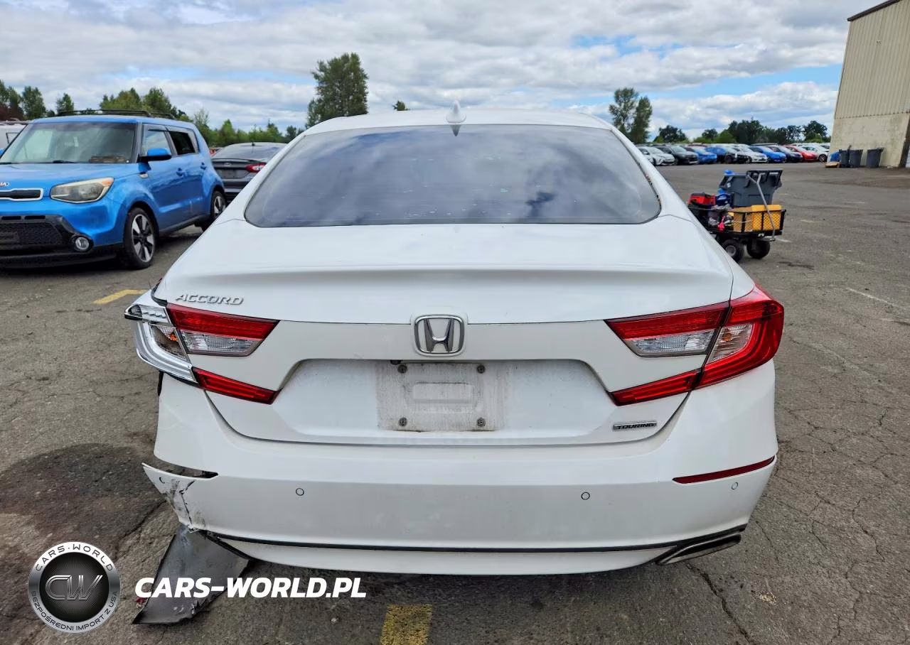 2018 Honda Accord Touring VIN:1HGCV1F94JA013647 - 6