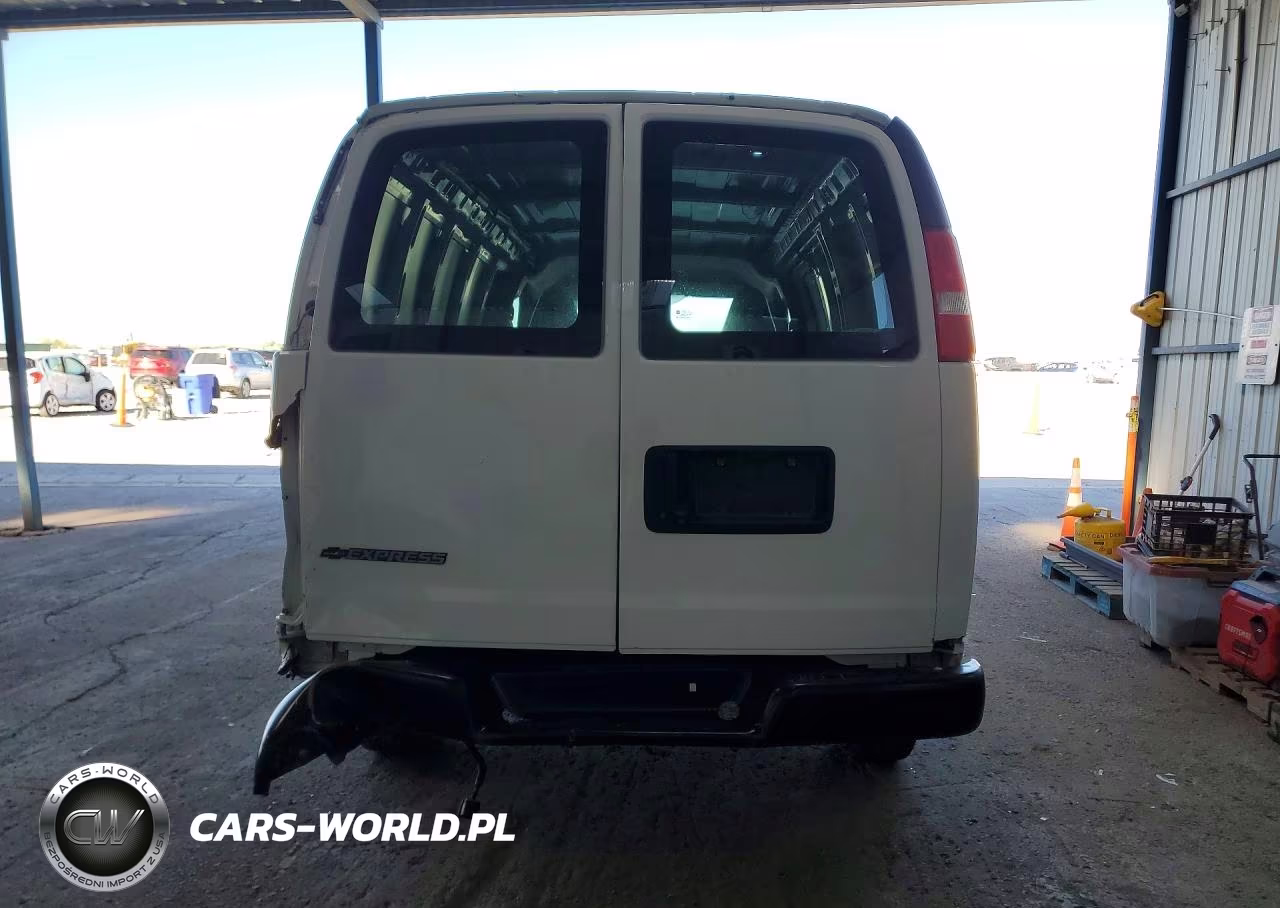 2018 Chevrolet Express G2500 VIN:1GCWGAFG6J1345626 - 6