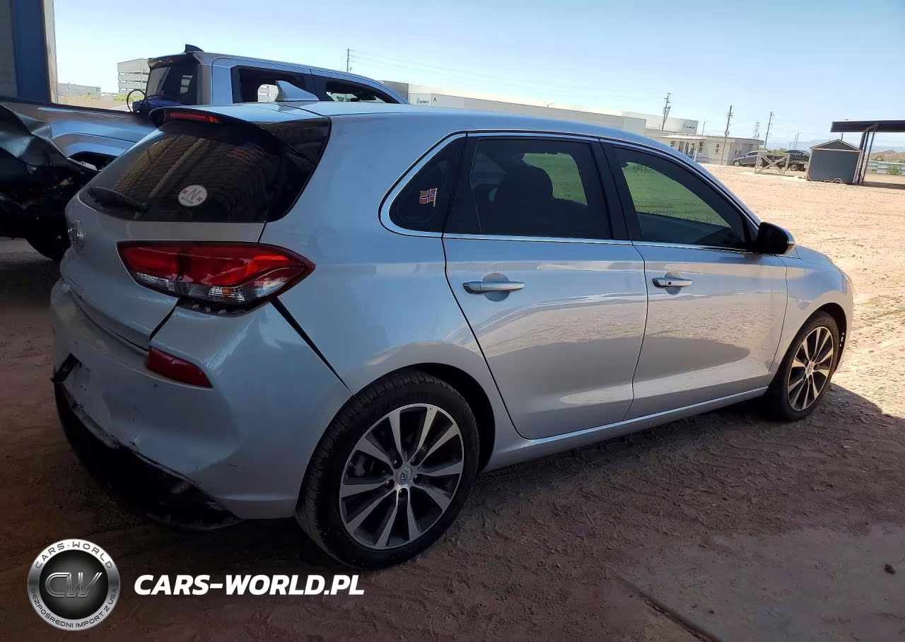 2018 Hyundai Elantra Gt Base VIN:KMHH35LE2JU024112 - 3