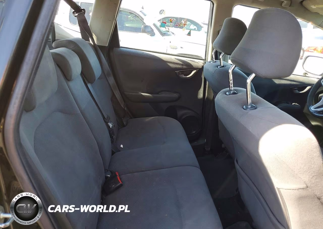 2013 Honda Fit VIN:JHMGE8H32DC025580 - 10