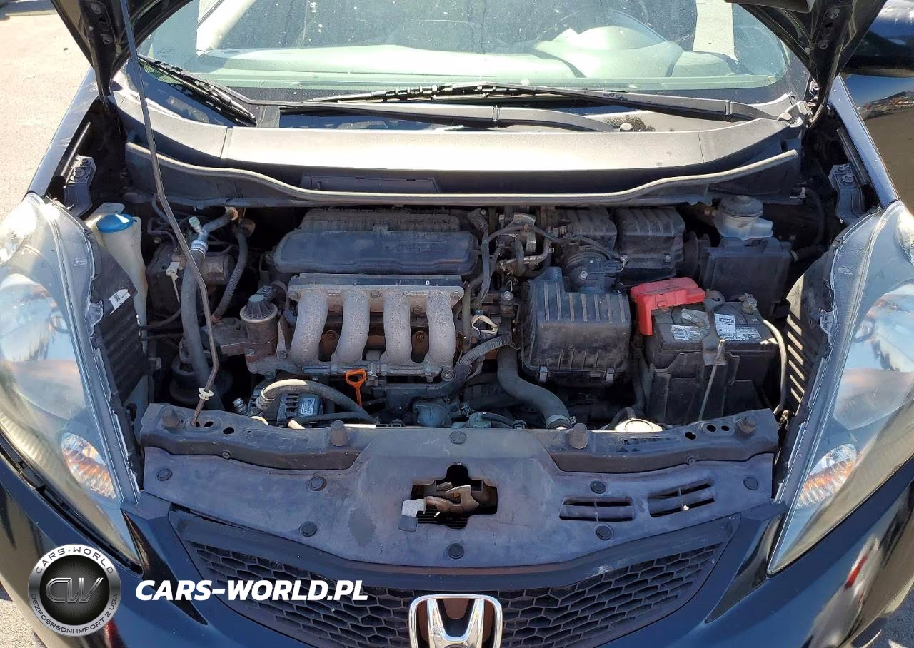 2013 Honda Fit VIN:JHMGE8H32DC025580 - 11
