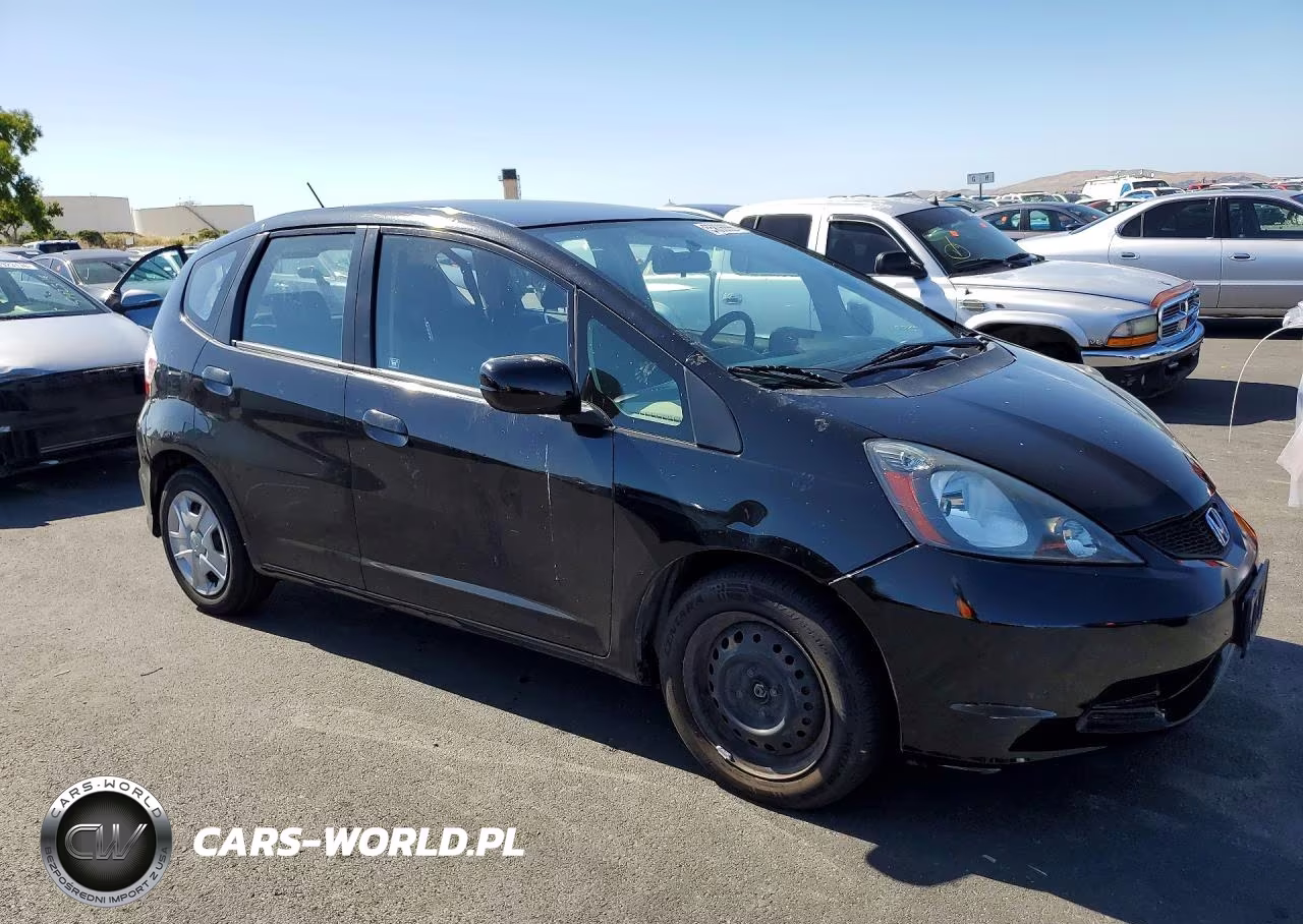 2013 Honda Fit VIN:JHMGE8H32DC025580 - 4