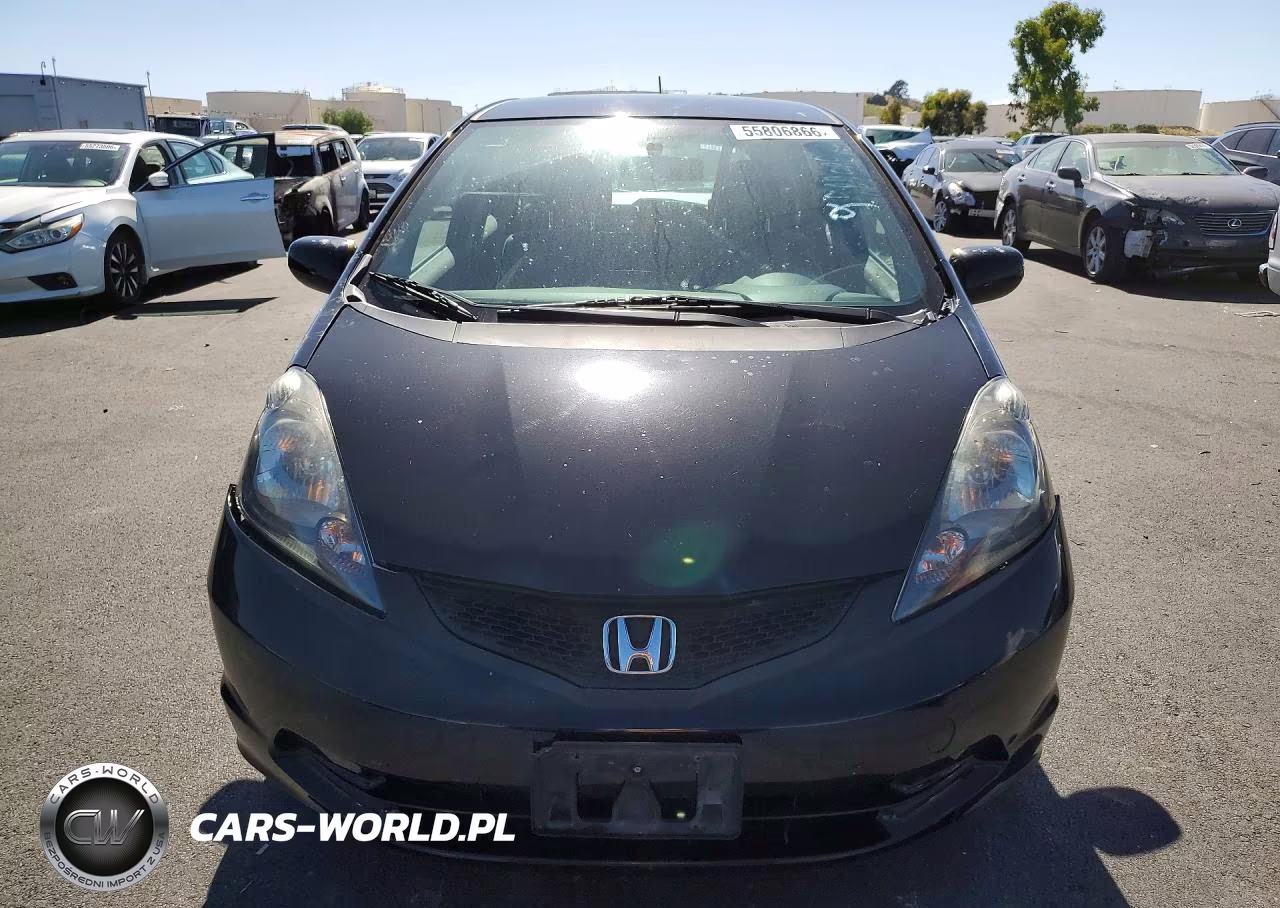 2013 Honda Fit VIN:JHMGE8H32DC025580 - 5