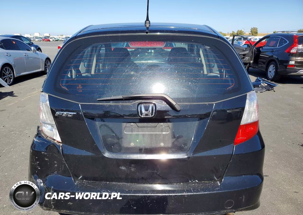 2013 Honda Fit VIN:JHMGE8H32DC025580 - 6