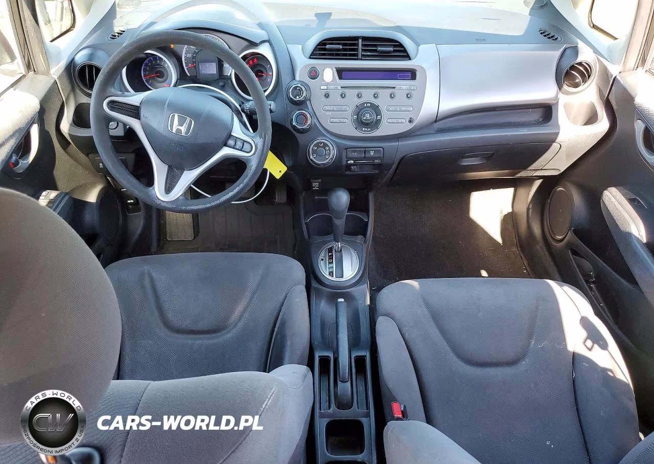 2013 Honda Fit VIN:JHMGE8H32DC025580 - 8