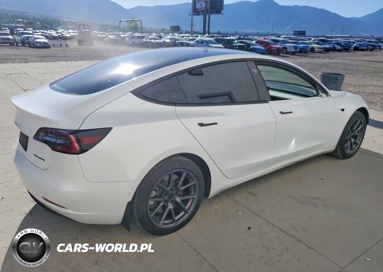 2022 Tesla Model 3 VIN:5YJ3E1EB3NF109950 - 3
