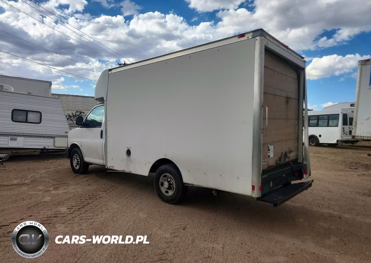 2014 Chevrolet Express G3500 Delivery Truck VIN:1GB0G2BAXE1200693 - 2