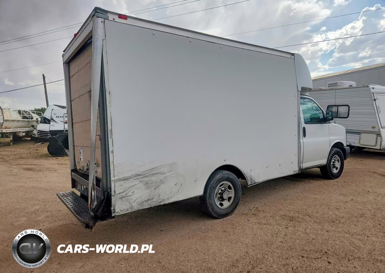 2014 Chevrolet Express G3500 Delivery Truck VIN:1GB0G2BAXE1200693 - 3