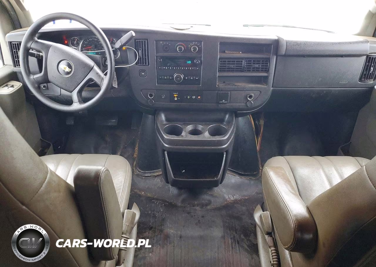 2019 Chevrolet Express 2500 Cargo Delivery Van VIN:1GCWGBFP8K1152532 - 8