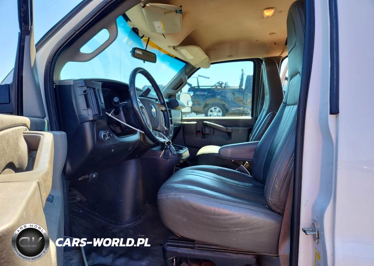 2019 Chevrolet Express G2500 VIN:1GCWGBFG0K1322964 - 7