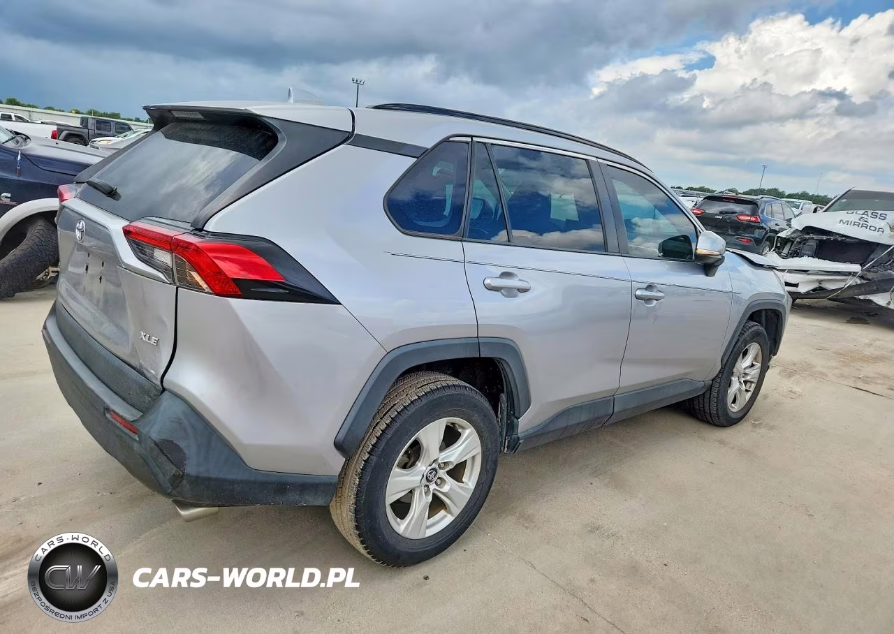 2020 Toyota Rav4 Xle VIN:2T3W1RFV0LC035623 - 3