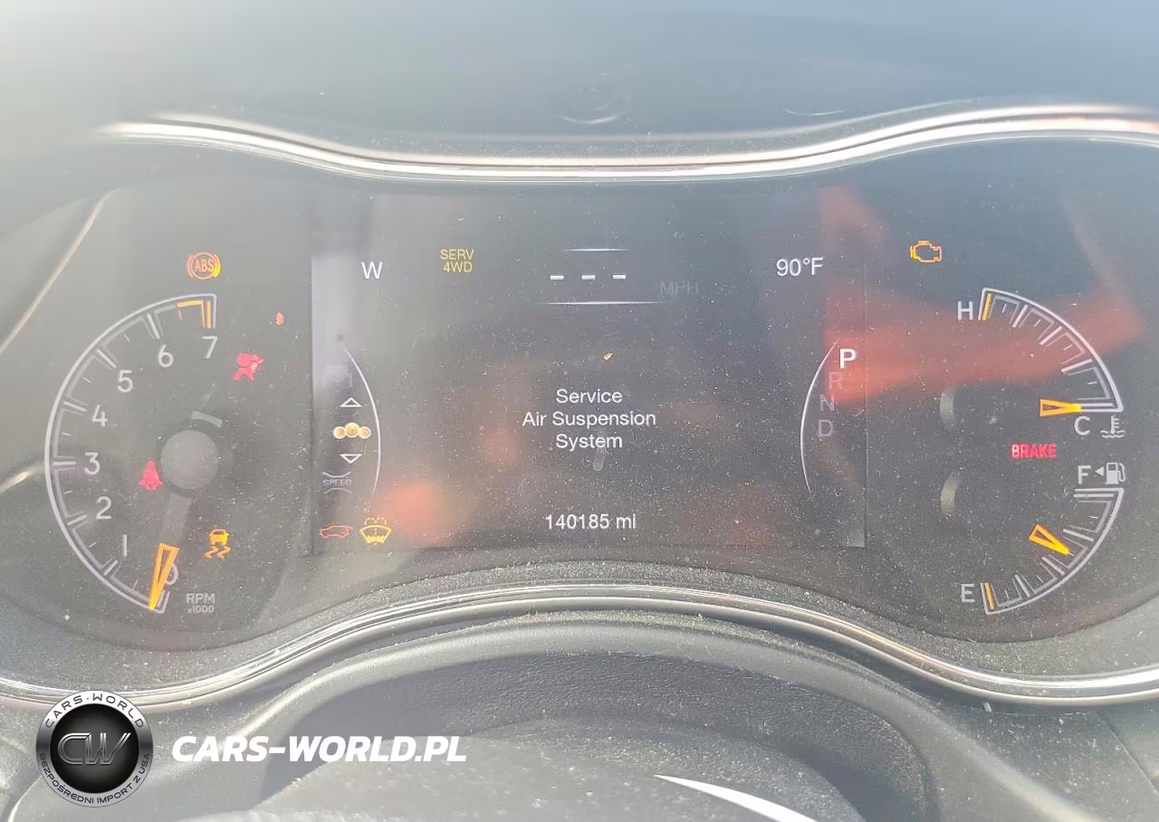 2018 Jeep Grand Cherokee Overland VIN:1C4RJFCG6JC356114 - 9