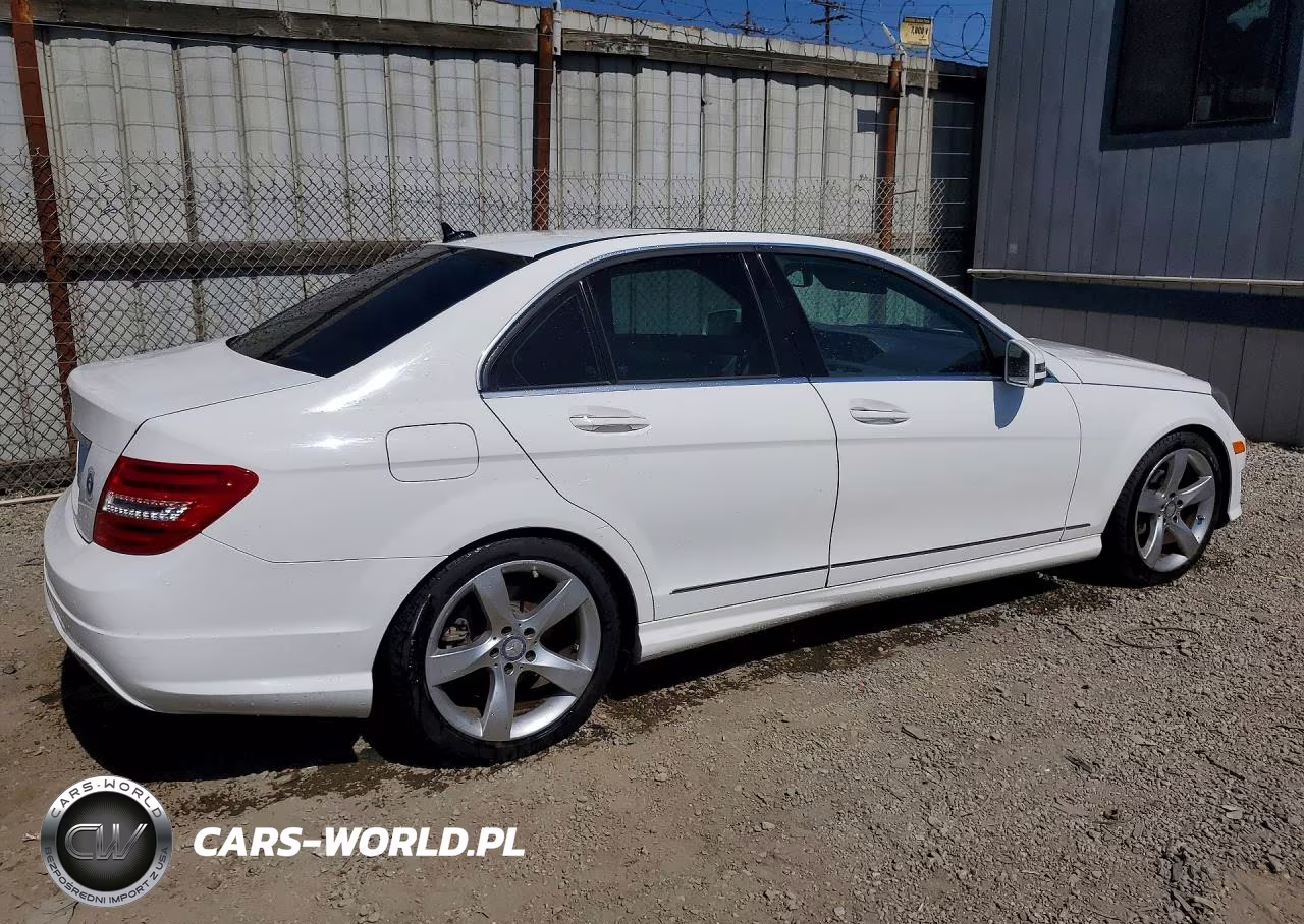 2014 Mercedes-Benz C 250 VIN:WDDGF4HB2EA965606 - 3