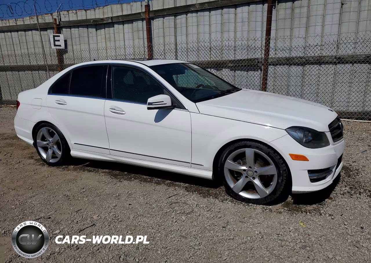 2014 Mercedes-Benz C 250 VIN:WDDGF4HB2EA965606 - 4