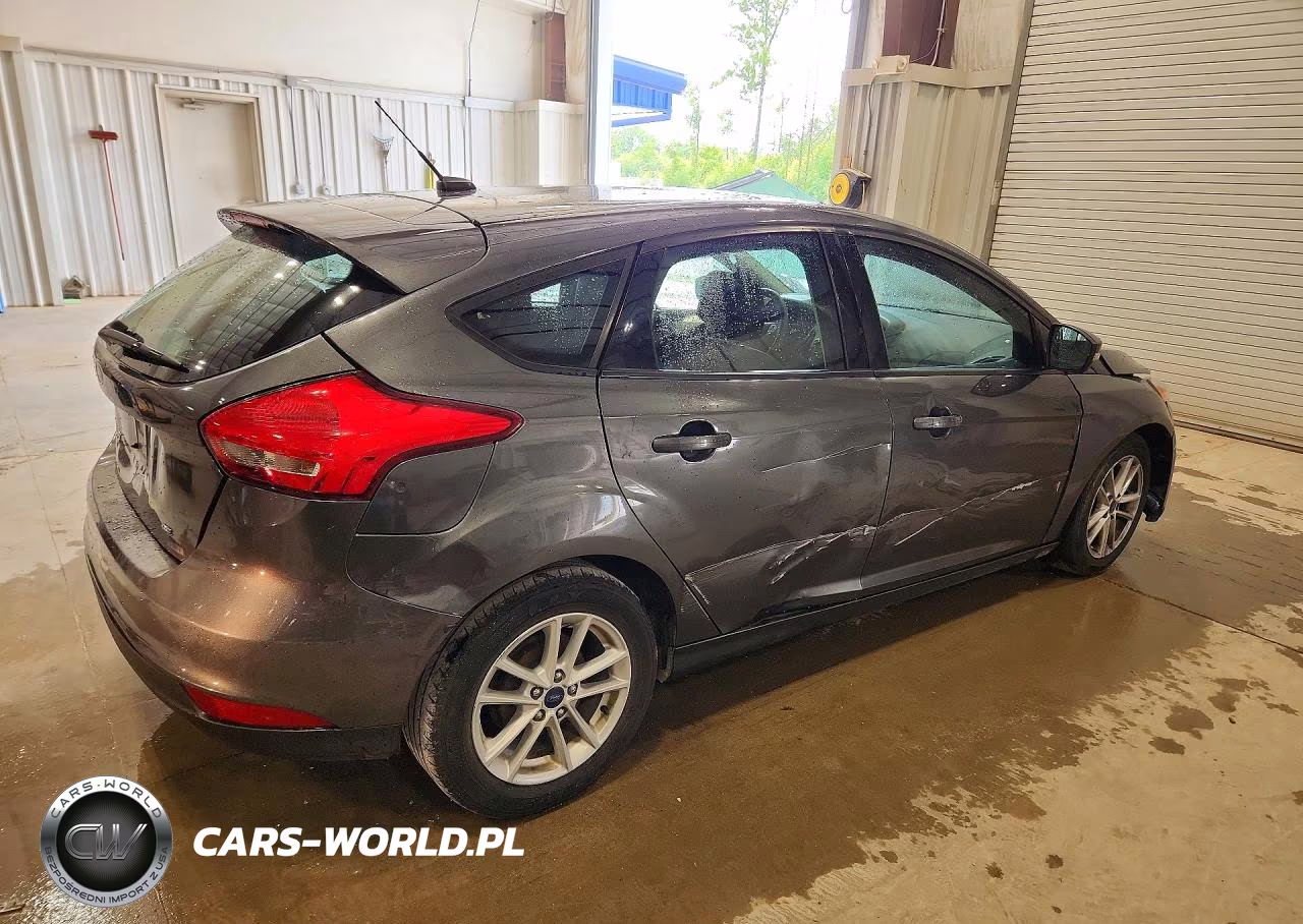 2017 Ford Focus Se VIN:1FADP3K29HL262757 - 3