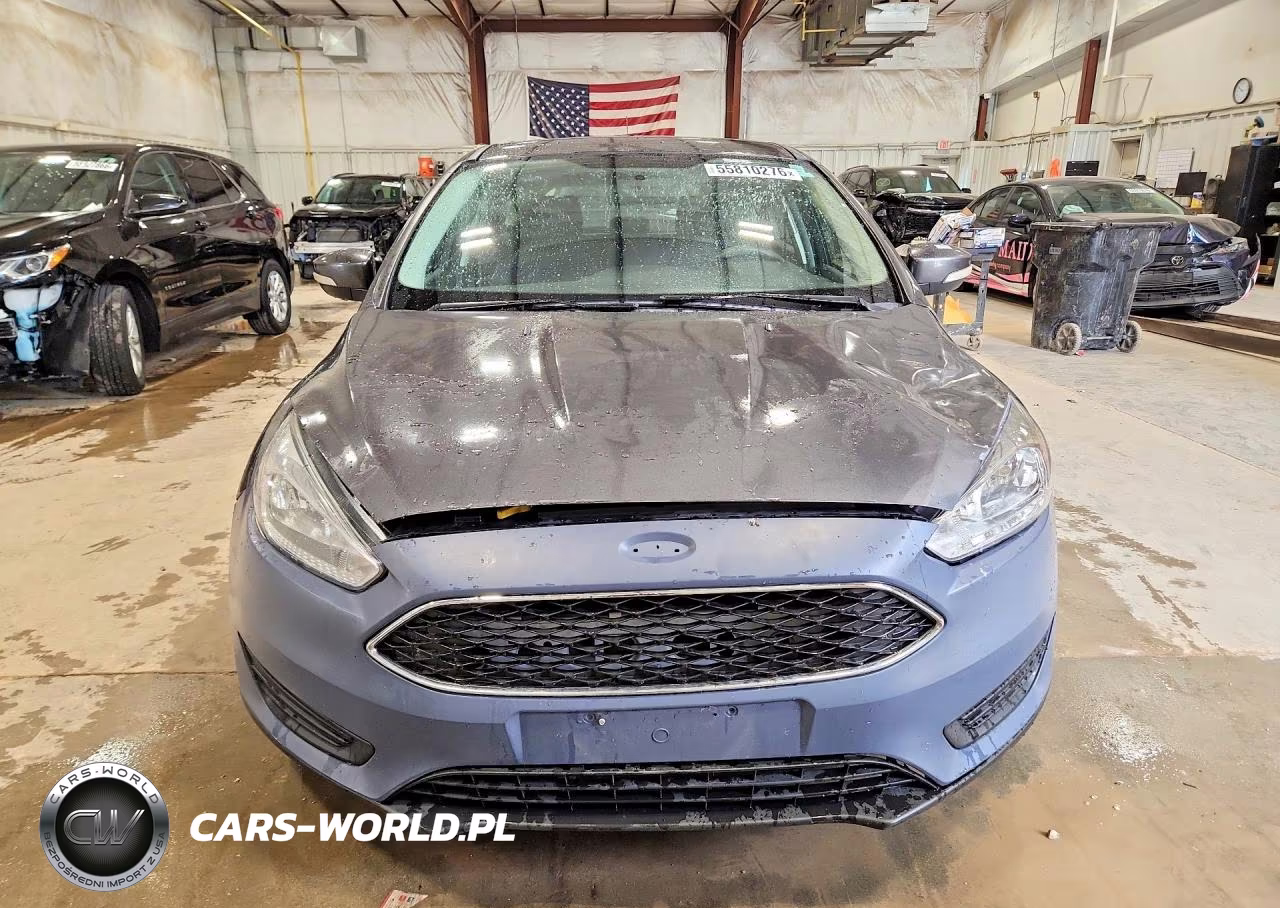 2017 Ford Focus Se VIN:1FADP3K29HL262757 - 5