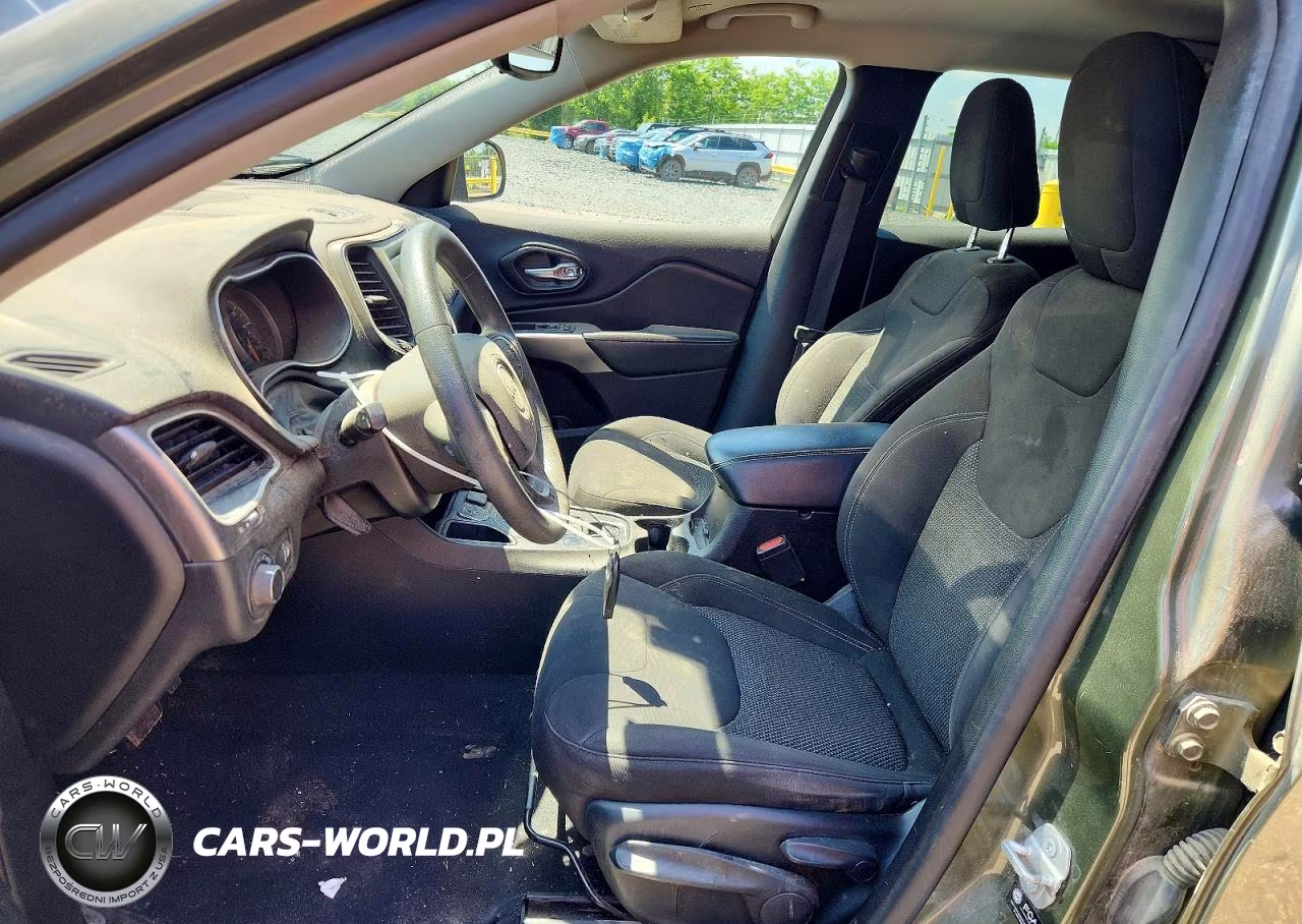 2021 Jeep Cherokee Latitude VIN:1C4PJLCB7MD183907 - 7