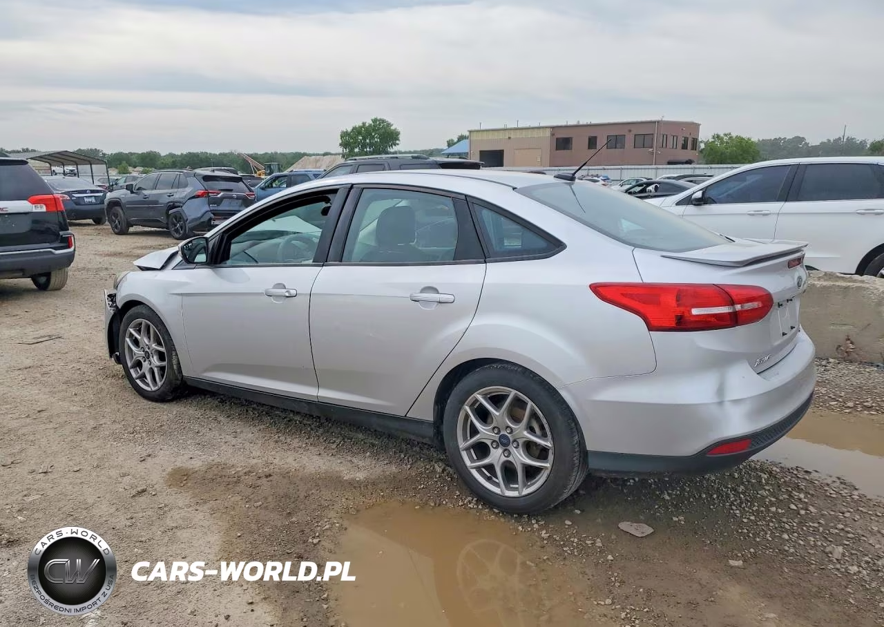 2015 Ford Focus Se VIN:1FADP3F29FL256707 - 2