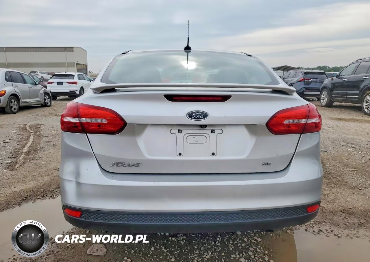 2015 Ford Focus Se VIN:1FADP3F29FL256707 - 6