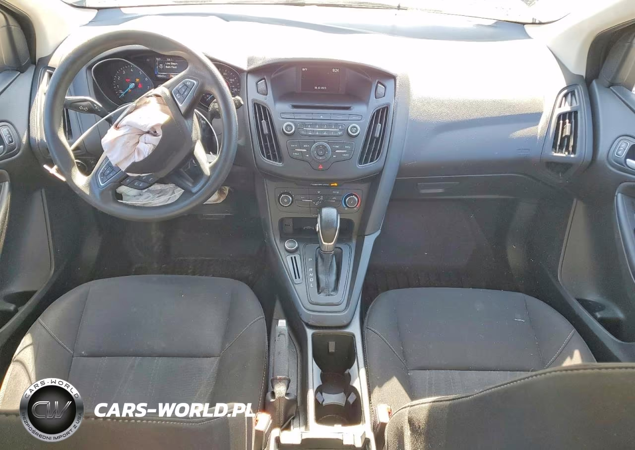 2017 Ford Focus Se VIN:1FADP3K22HL211469 - 8