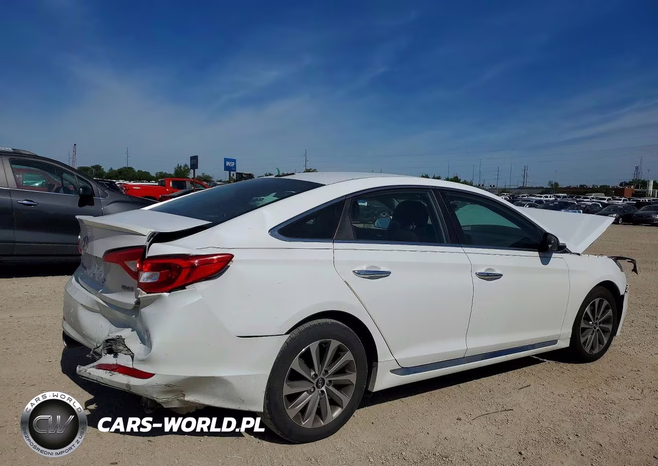 2015 Hyundai Sonata Sport VIN:5NPE34AF3FH095737 - 3