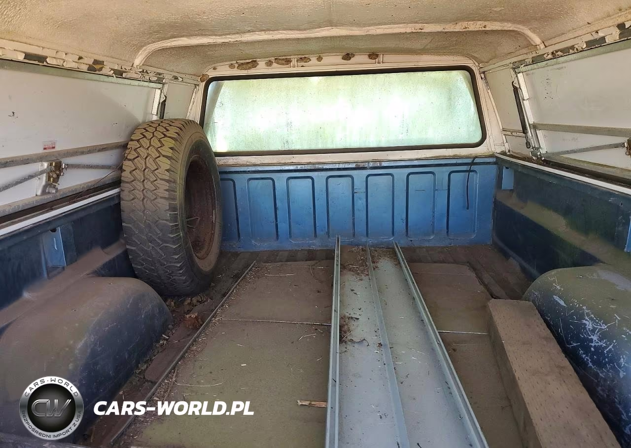 1988 Chevrolet C-K 1500 Series VIN:1GCDK14HXJE178228 - 10