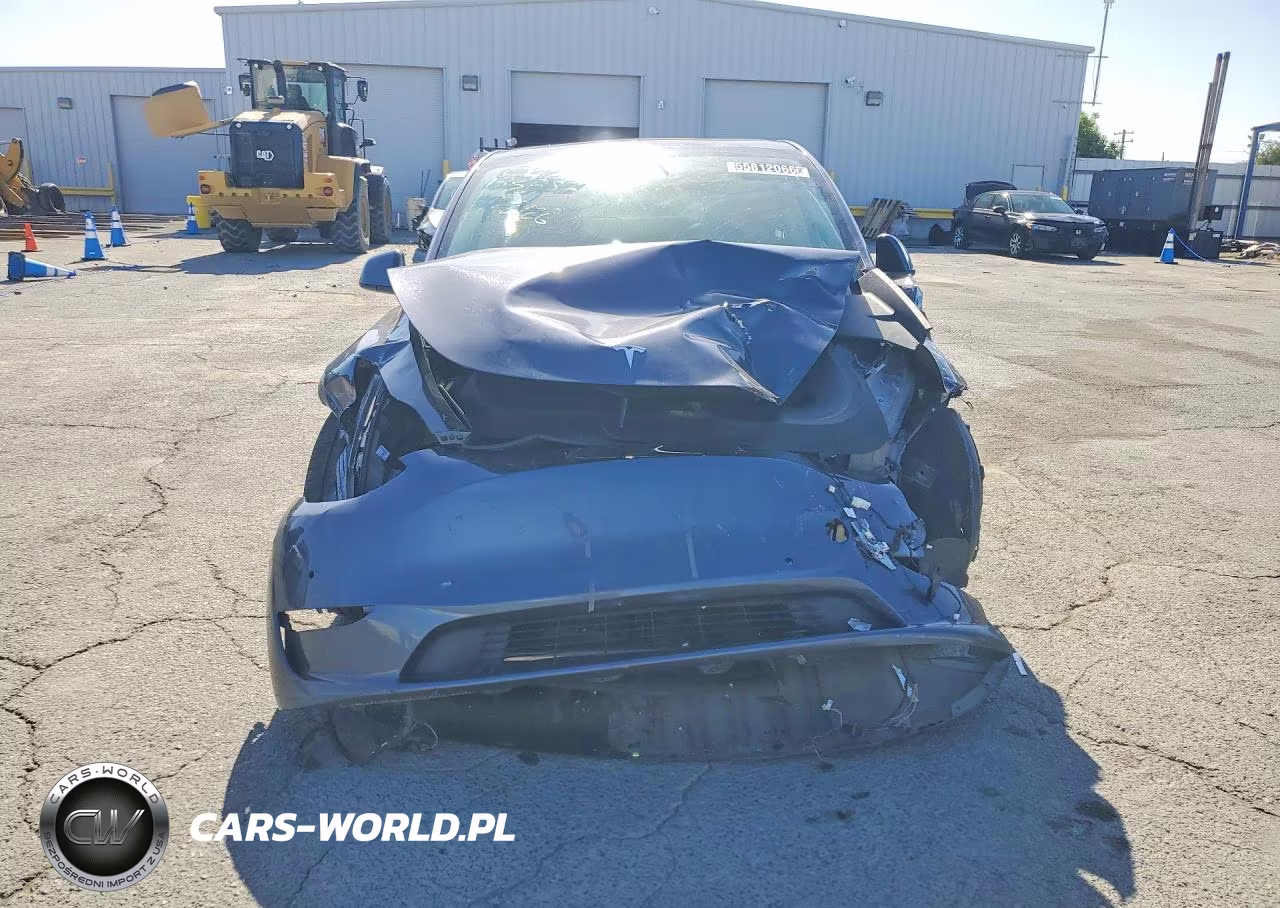 2022 Tesla Model Y VIN:7SAYGDEE8NF480617 - 5
