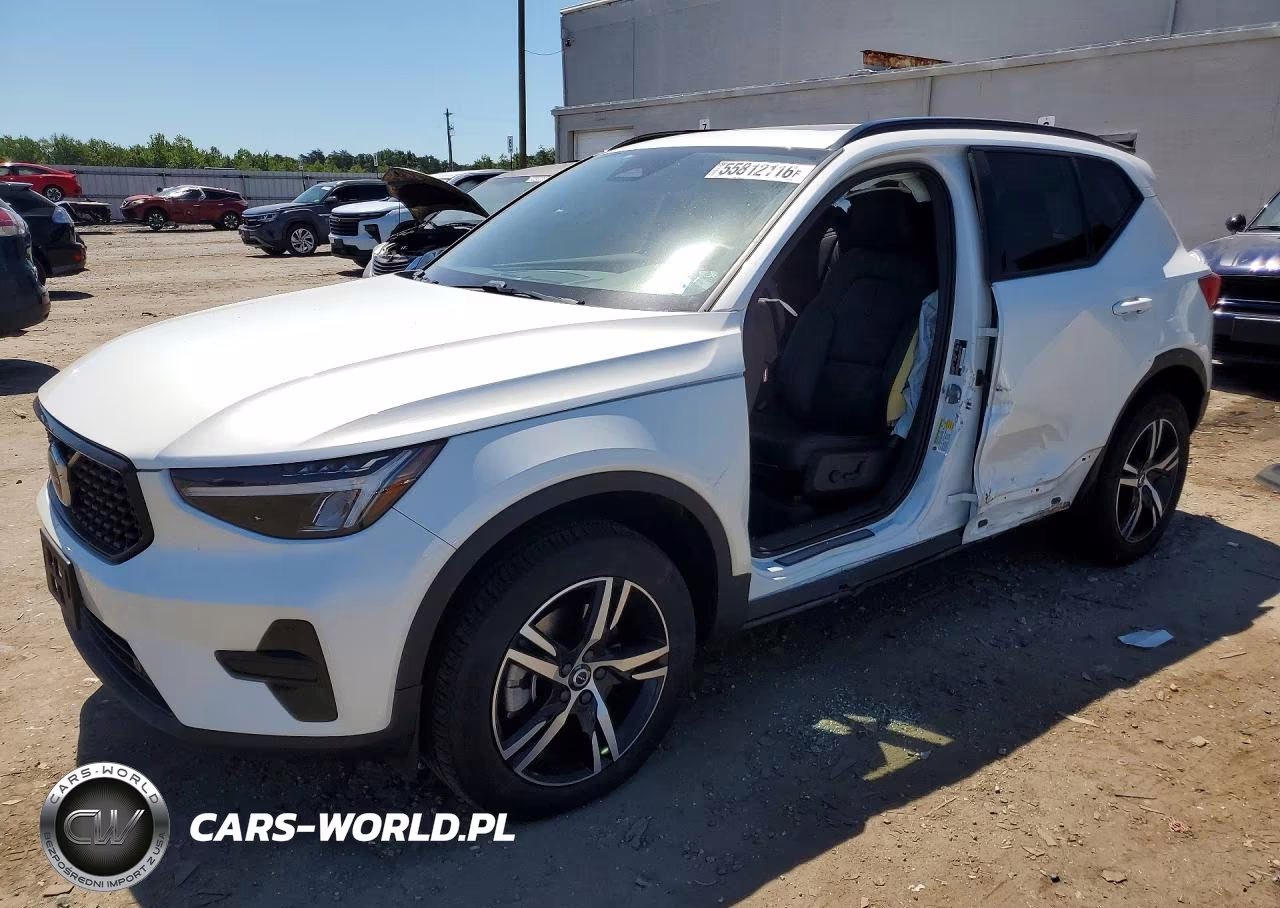 2024 Volvo Xc40 Core – zdjęcie 1 z 13