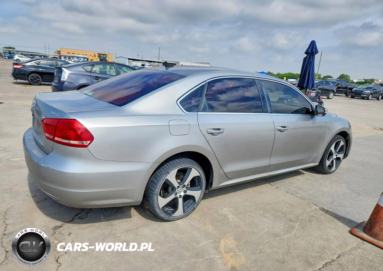 2013 Volkswagen Passat Se VIN:1VWBN7A31DC033666 - 3