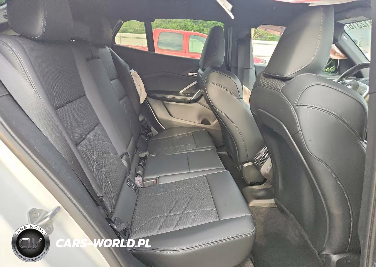 2025 BMW X2 xDrive28I VIN:WBX63GM00S5101276 - 11