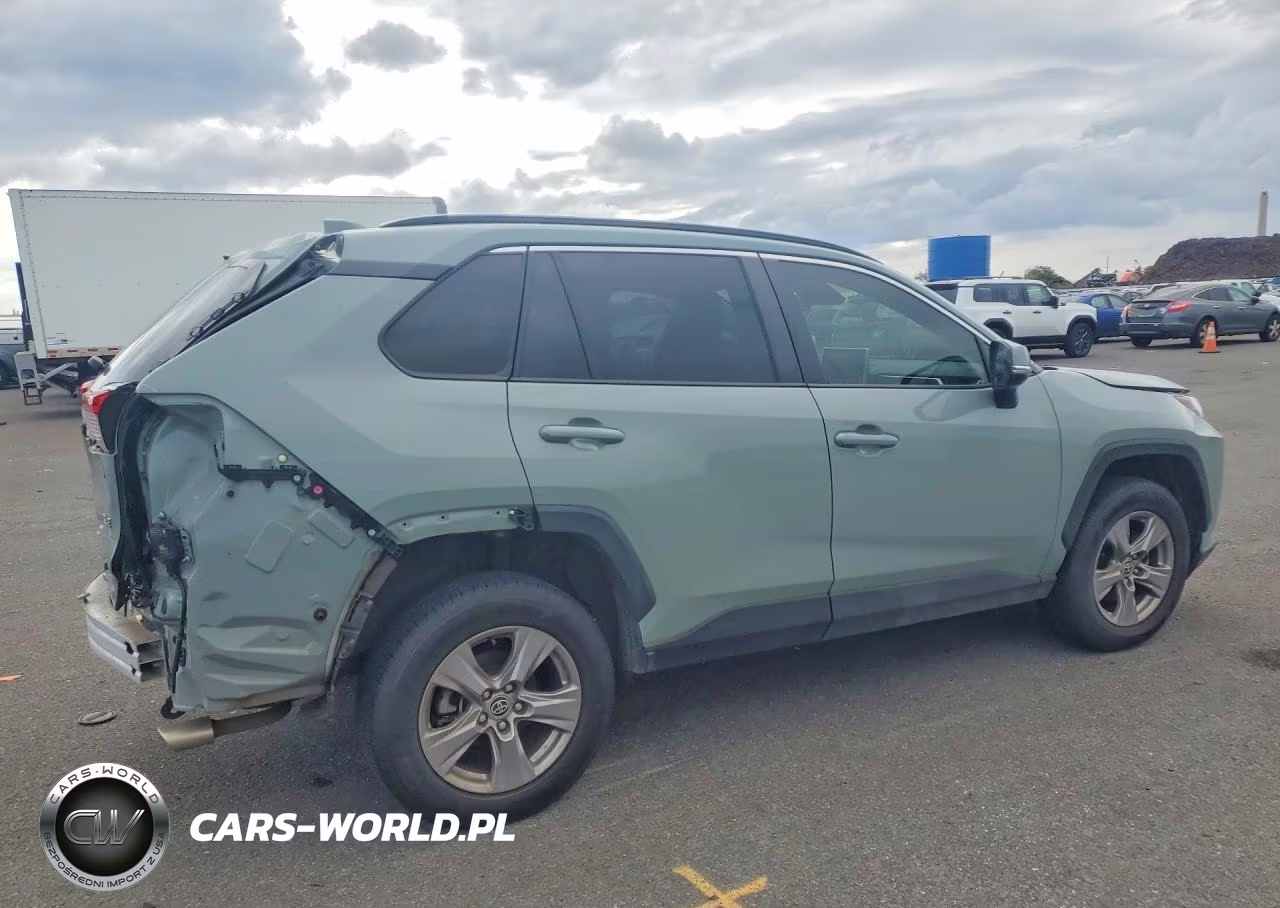 2022 Toyota Rav4 Xle VIN:JTMW1RFV4NJ024415 - 3