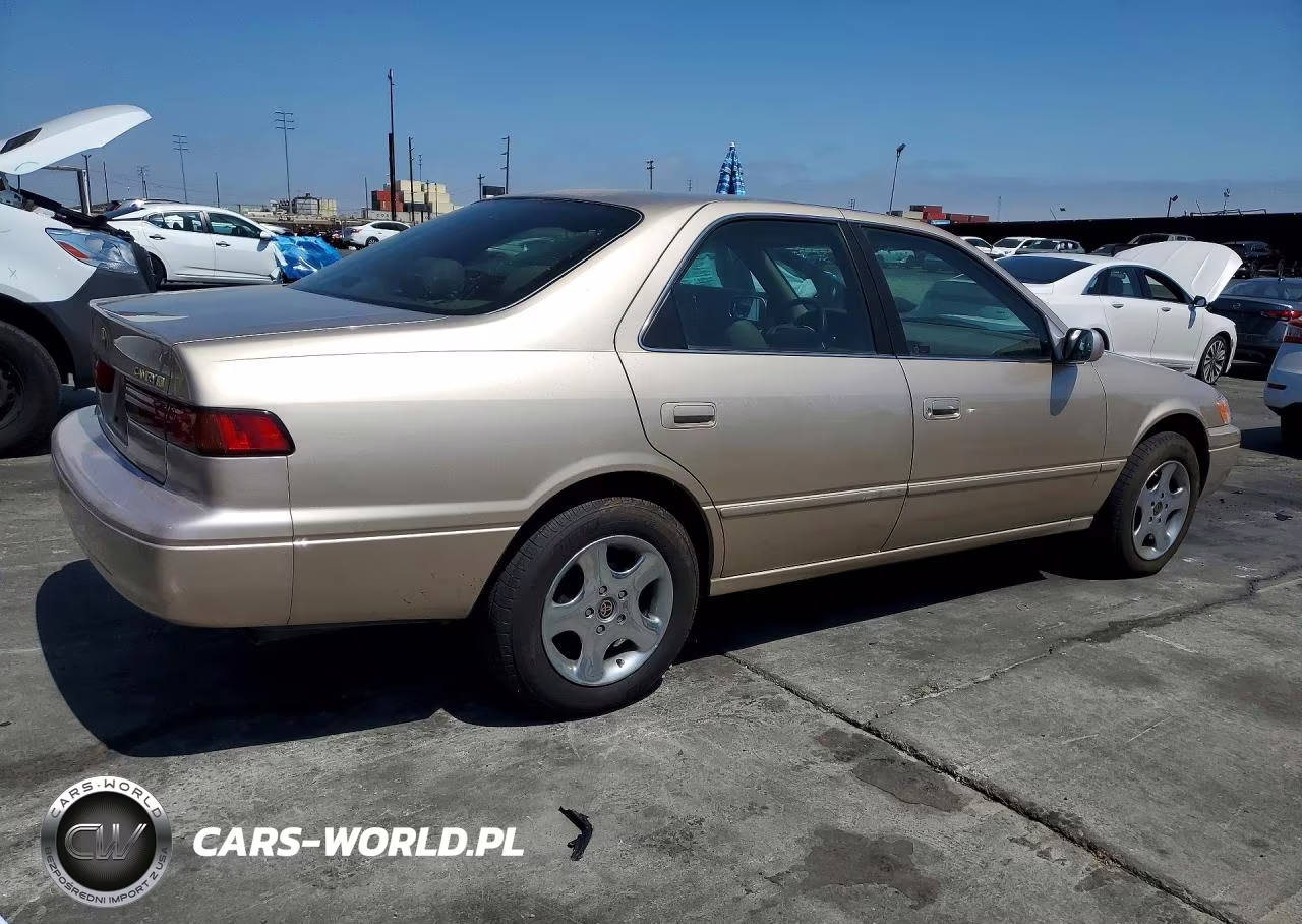 1997 Toyota Camry Le VIN:JT2BG22K8V0049252 - 3
