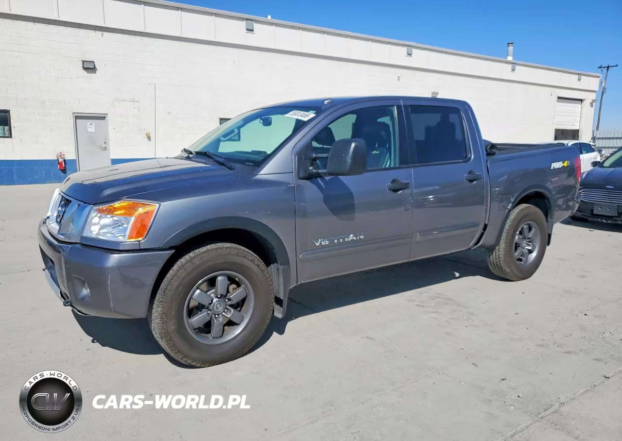 2013 Nissan Titan Sv