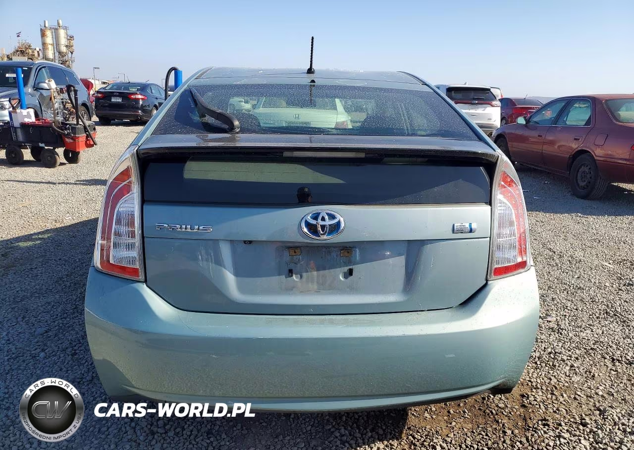 2015 Toyota Prius Two VIN:JTDKN3DUXF1977819 - 6