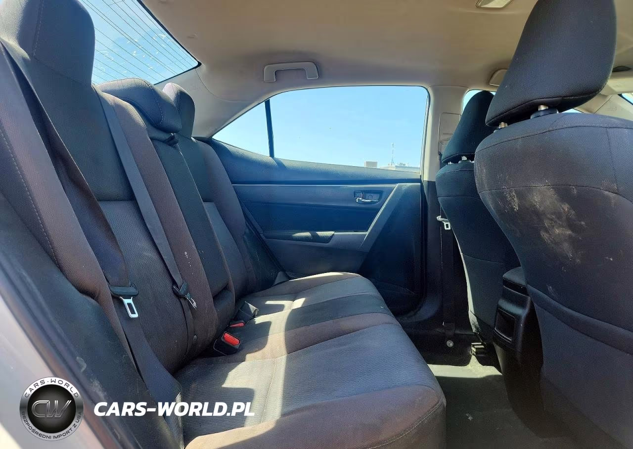 2018 Toyota Corolla Le VIN:5YFBURHE5JP815366 - 10