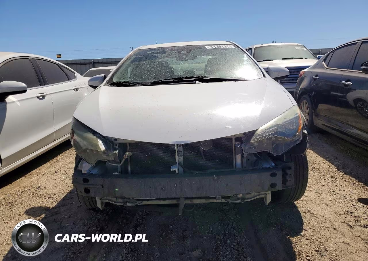2018 Toyota Corolla Le VIN:5YFBURHE5JP815366 - 5