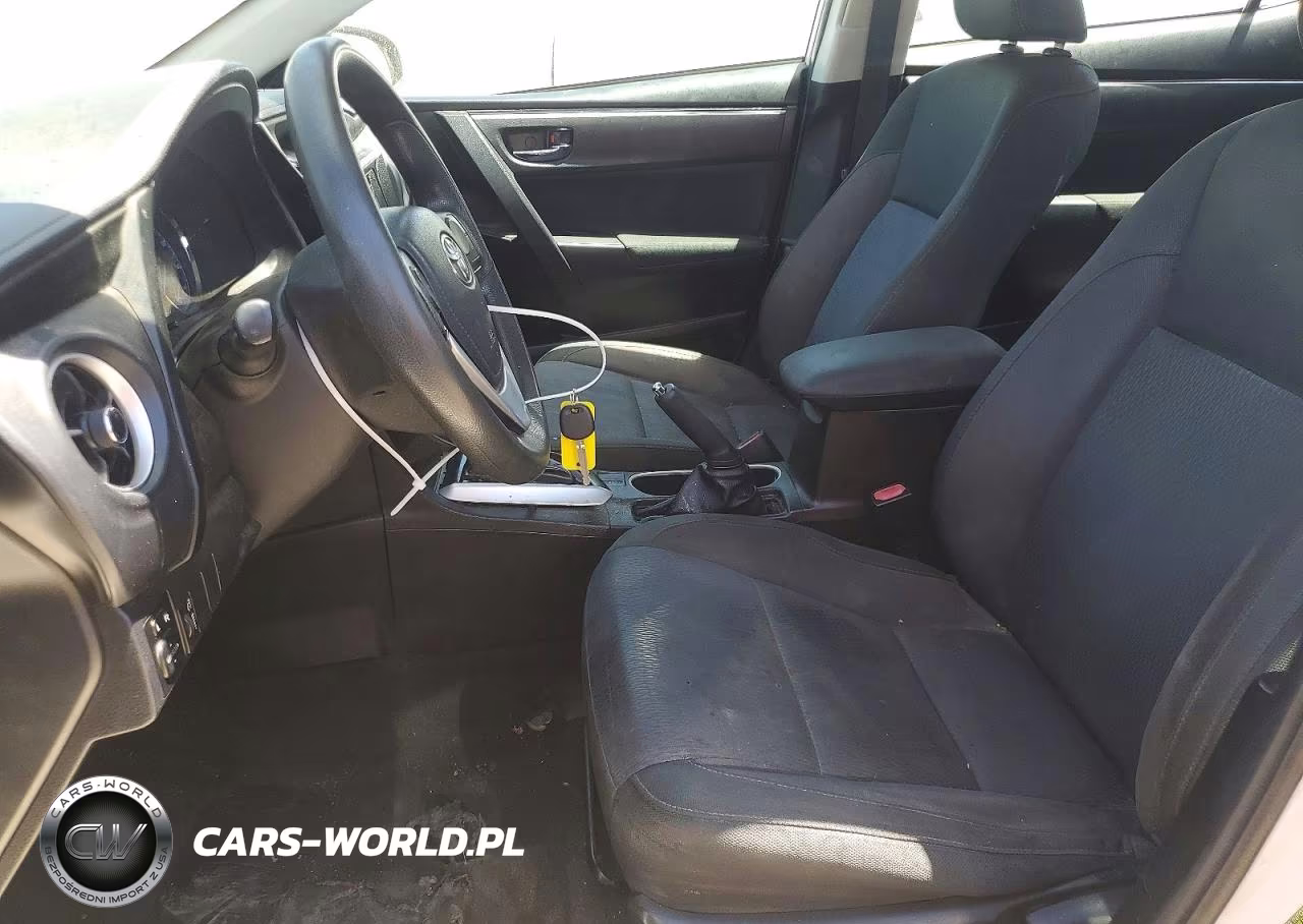 2018 Toyota Corolla Le VIN:5YFBURHE5JP815366 - 7