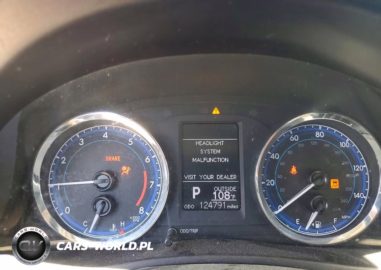 2018 Toyota Corolla Le VIN:5YFBURHE5JP815366 - 9