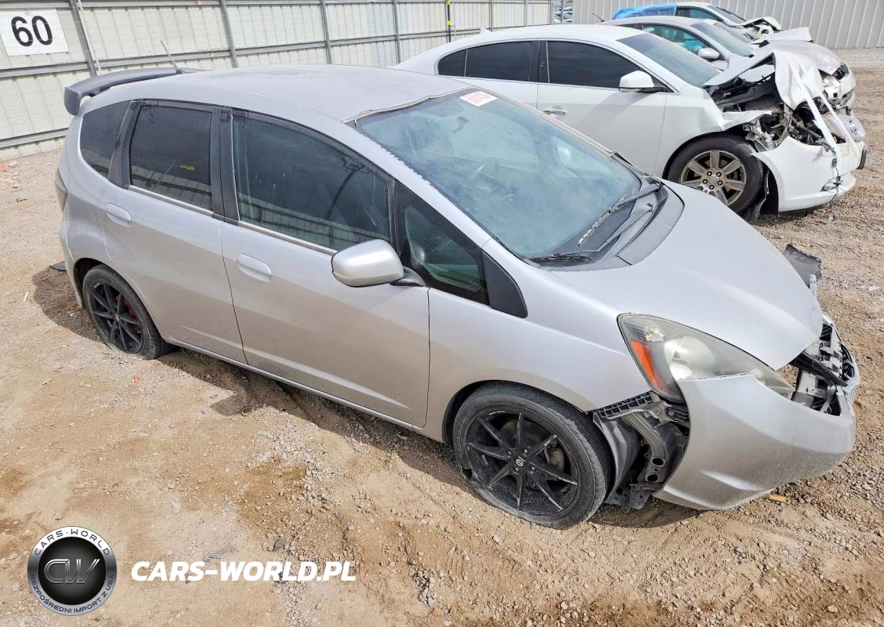 2013 Honda Fit VIN:JHMGE8G3XDC029362 - 4