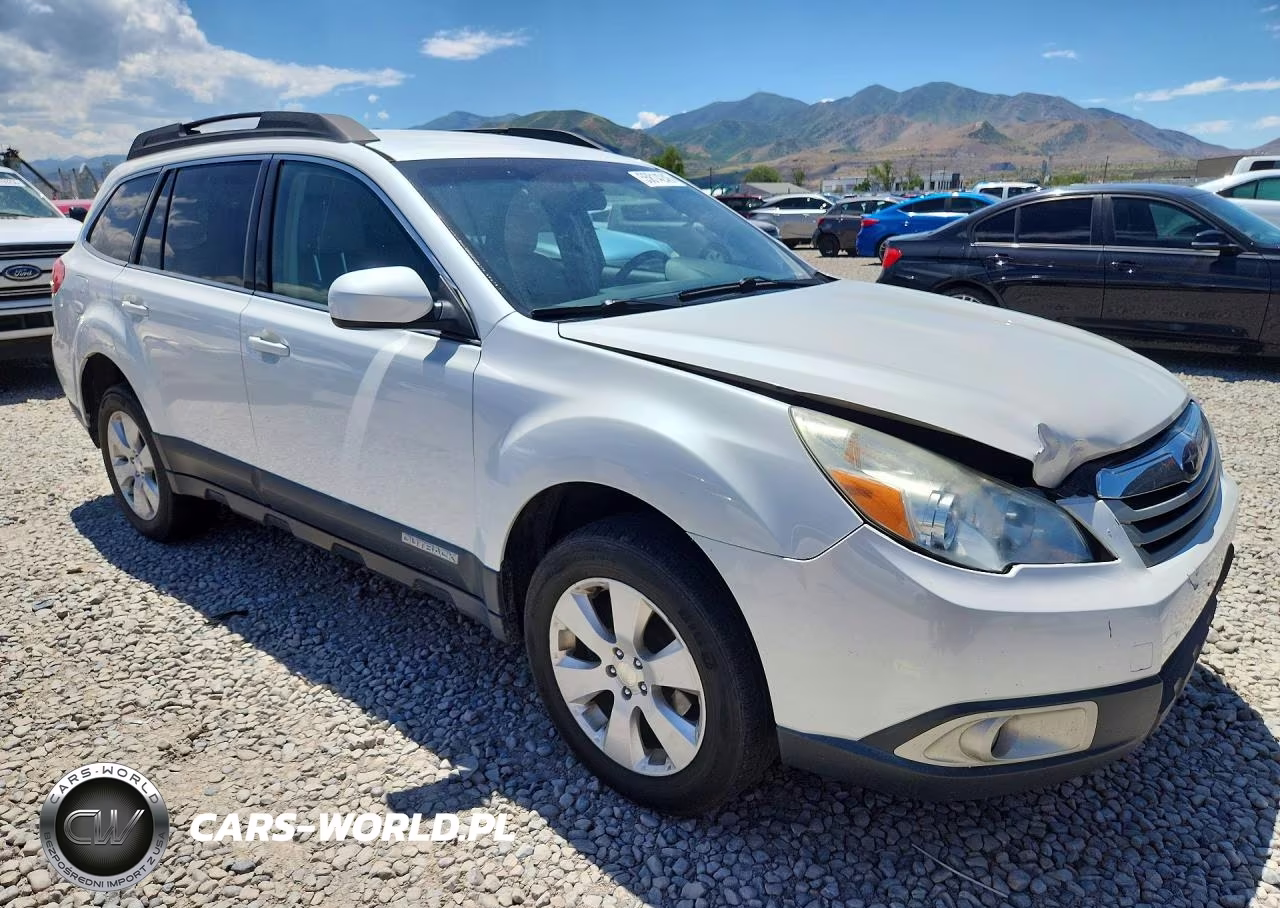 2012 Subaru Outback 2.5I Premium VIN:4S4BRBCC3C3302462 - 4