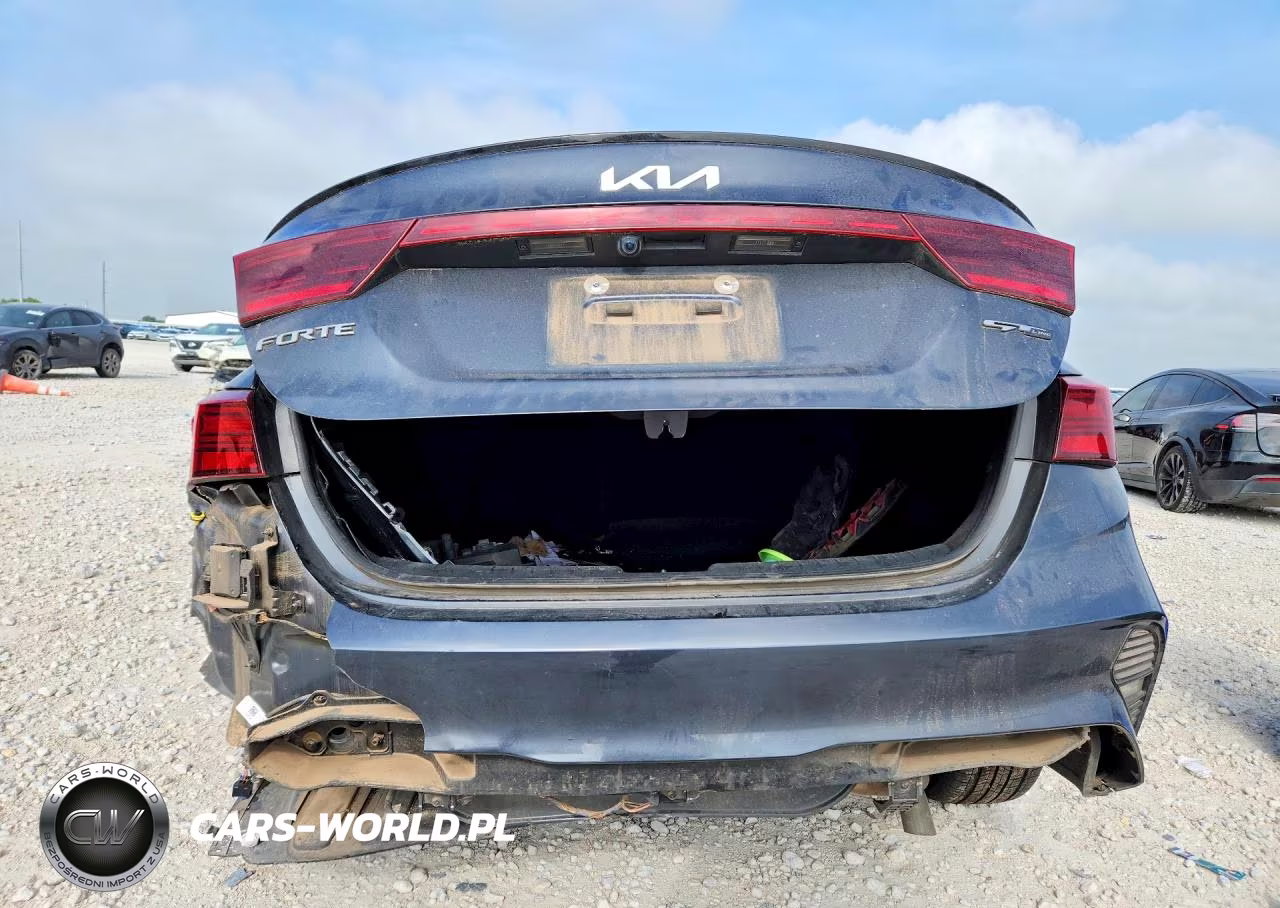 2024 Kia Forte Gt Line VIN:3KPF54ADXRE835113 - 6
