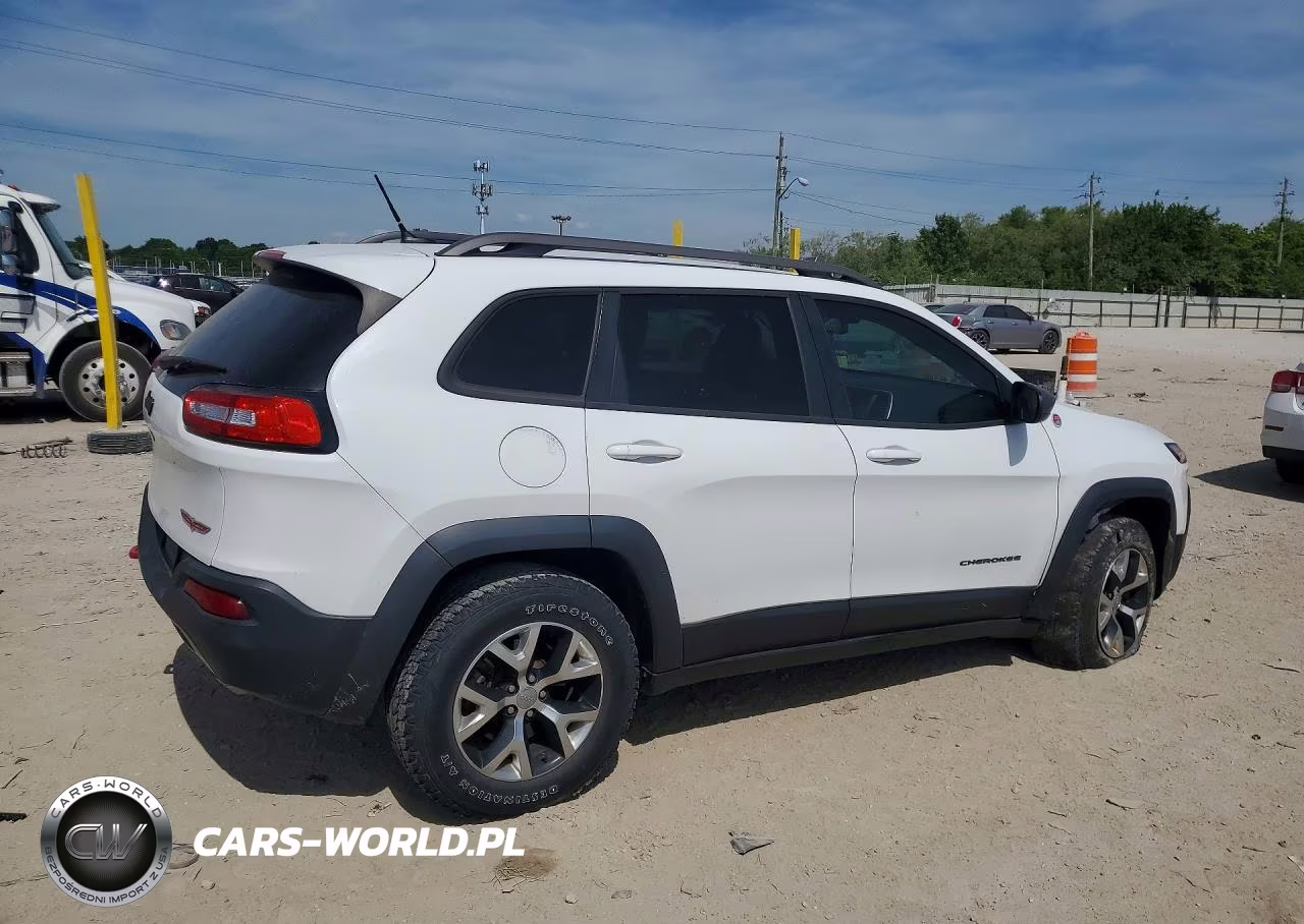 2015 Jeep Cherokee Trailhawk VIN:1C4PJMBS6FW688044 - 3