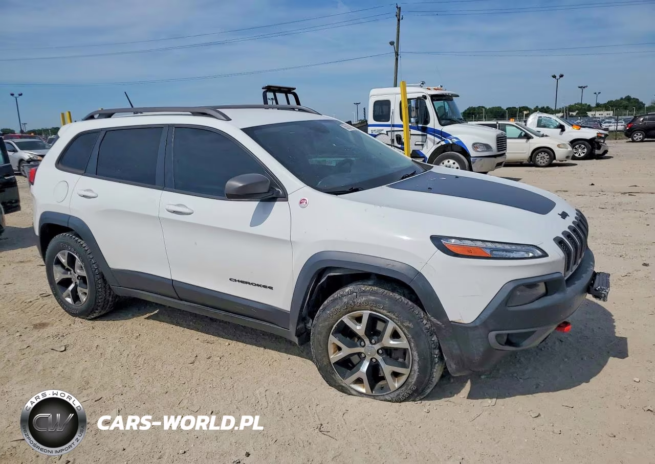 2015 Jeep Cherokee Trailhawk VIN:1C4PJMBS6FW688044 - 4