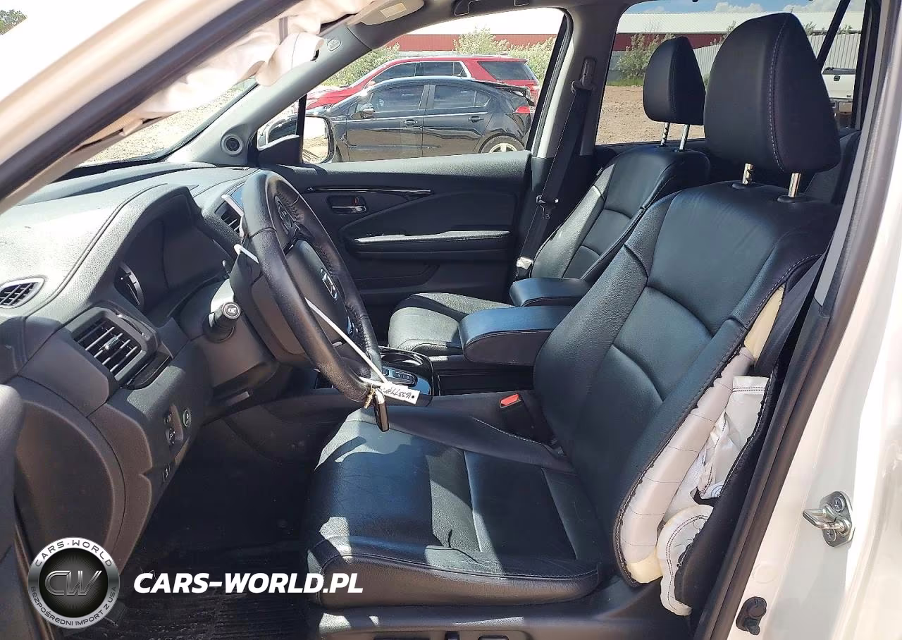 2017 Honda Pilot Touring VIN:5FNYF6H91HB083149 - 7