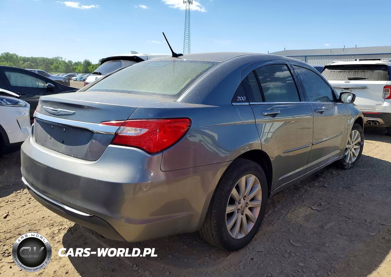 2012 Chrysler 200 Touring VIN:1C3CCBBB4CN171909 - 3