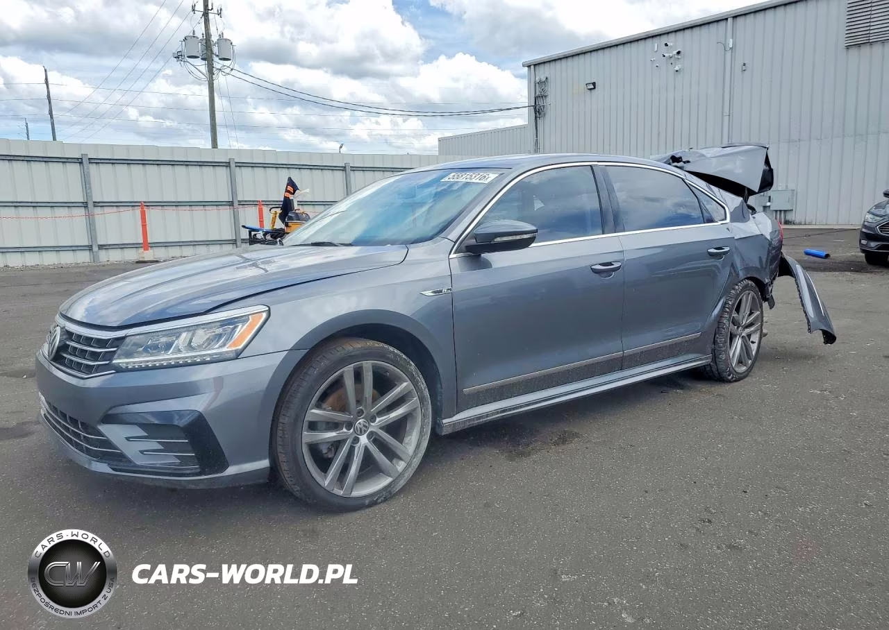 2017 Volkswagen Passat R-Line – zdjęcie 1 z 12