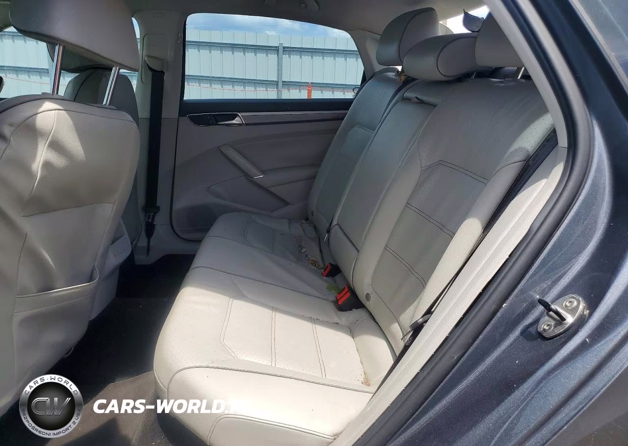 2017 Volkswagen Passat R-Line VIN:1VWDT7A39HC083669 - 10