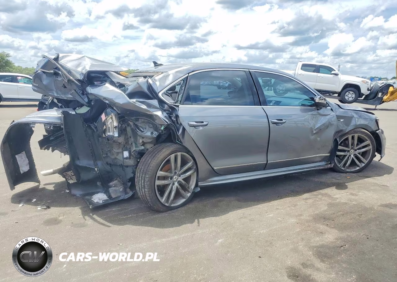 2017 Volkswagen Passat R-Line VIN:1VWDT7A39HC083669 - 3