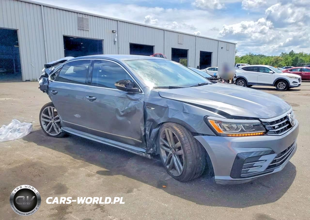 2017 Volkswagen Passat R-Line VIN:1VWDT7A39HC083669 - 4